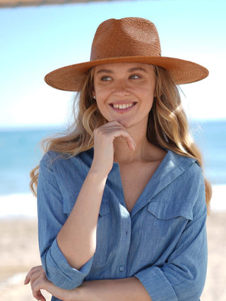 Sombrero Fedora Panamá Caramelo - Estilo Mediterráneo y Elegancia Atemporal  - Ala de 9 cm y copa de 11 cm - Raceu Hats