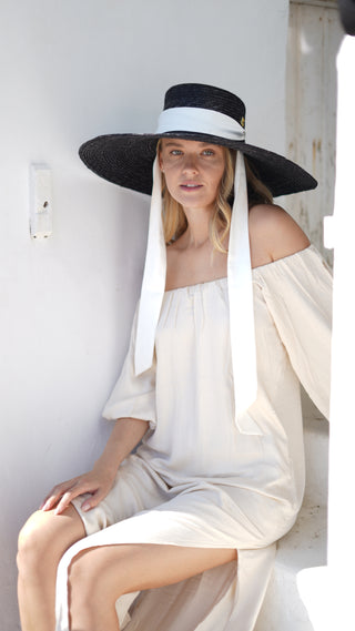 Canotier negro AGATHA tira blanca atada estilo romántico