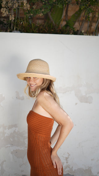 Sombrero TRIANA paja natural vista frontal cloche elegante