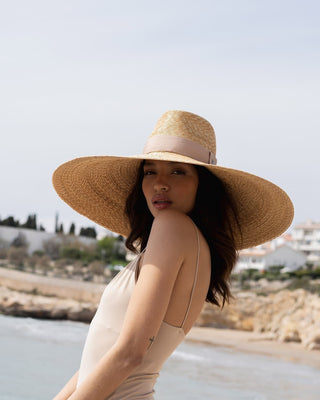Sombrero Ala Ancha Extragrande con Cinta Beige Ombre - Raceu Hats