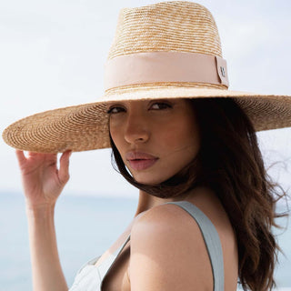 Sombrero Belair Ala Ancha de Paja Cosida decorado con Cinta Beige - Raceu Hats