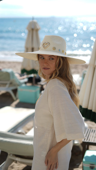 Sombrero Panamá Ala Ancha Charlotte Blanco con Apliques Dorados - Raceu Hats
