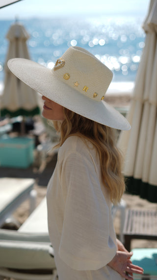 Sombrero Panamá Ala Ancha Charlotte Blanco con Apliques Dorados - Raceu Hats
